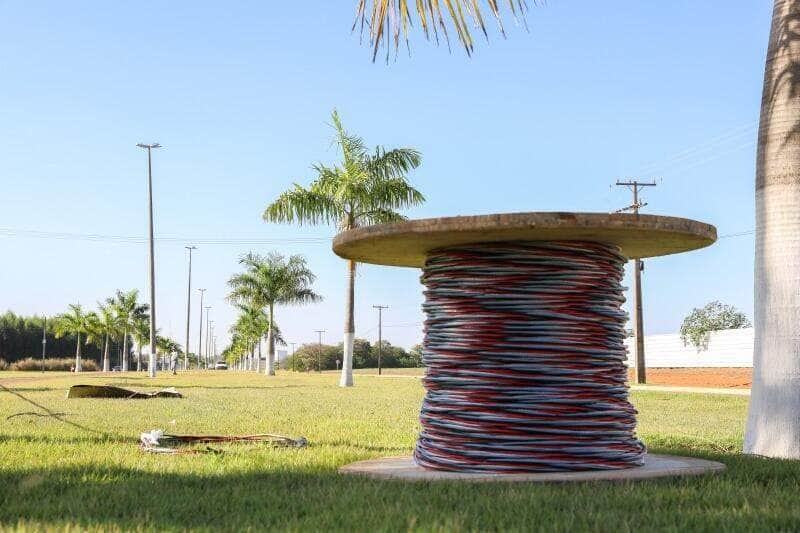 furtos de fios de cobre geram prejuizos para iluminacao publica do municipio