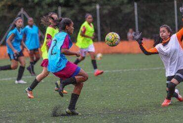 futebol feminino ainda e predominantemente amador no brasil