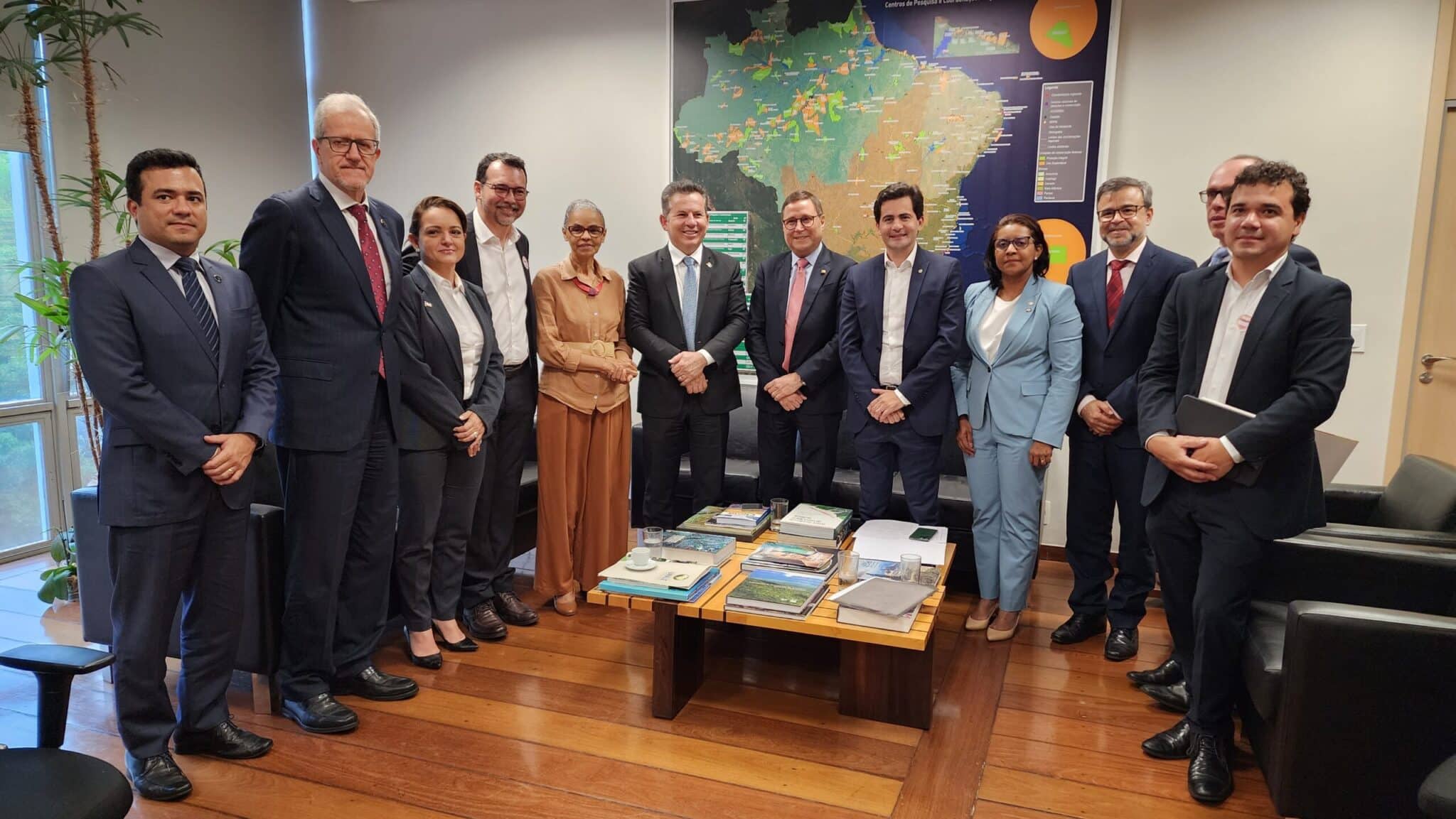 governador e ministra definem grupo de trabalho para viabilizar investimentos no parque de chapada interna 1 2023 10 04 2193226475 scaled 1