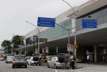 Movimento de passageiros no Aeroporto Santos Dumont no primeiro dia de greve dos aeronautas. Por: Fernando Frazão/Agência Brasil