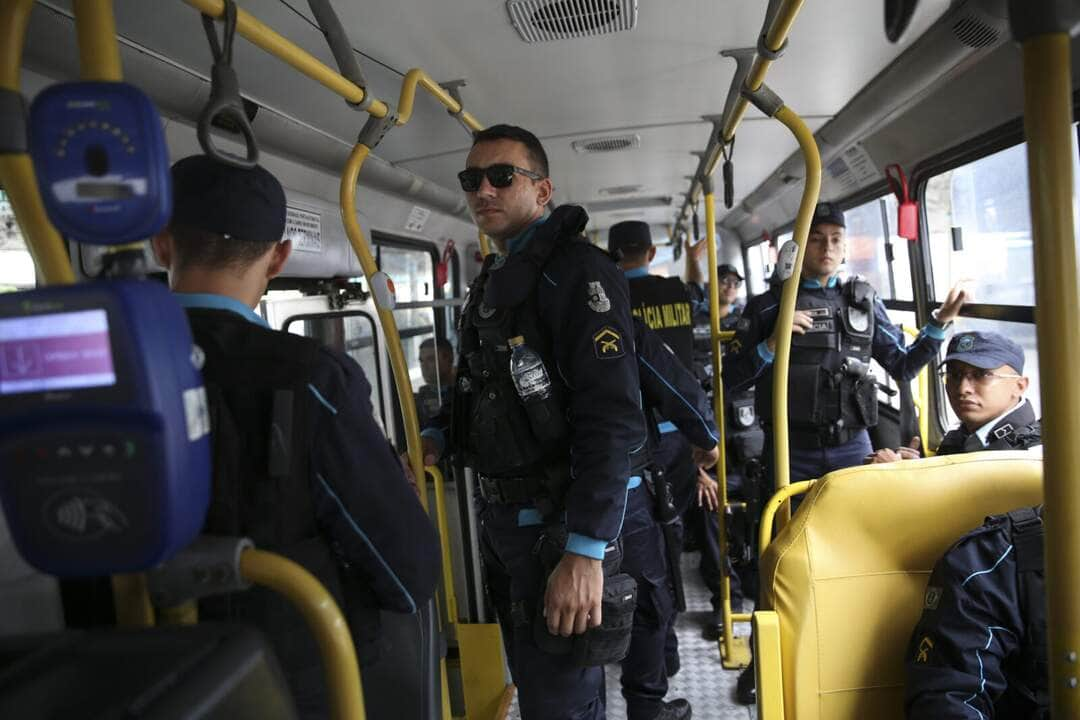 Após a série de ataques no Ceará, a Força Nacional de Segurança Pública está fazendo o policiamento ostensivo nas ruas de Fortaleza, em apoio aos agentes de segurança do estado. Por: José Cruz/Agência Brasil