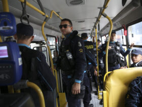 Após a série de ataques no Ceará, a Força Nacional de Segurança Pública está fazendo o policiamento ostensivo nas ruas de Fortaleza, em apoio aos agentes de segurança do estado. Por: José Cruz/Agência Brasil