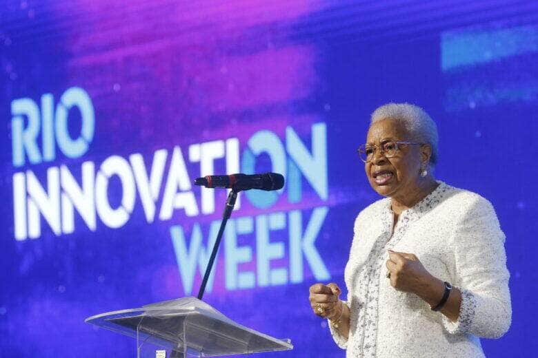Rio de Janeiro (RJ), 06/10/2023 - A ativista moçambicana Graça Machel, ex-primeira-dama da África do Sul e viúva de Nelson Mandela, palestra no Rio Innovation Week. Foto: Fernando Frazão/Agência Brasil