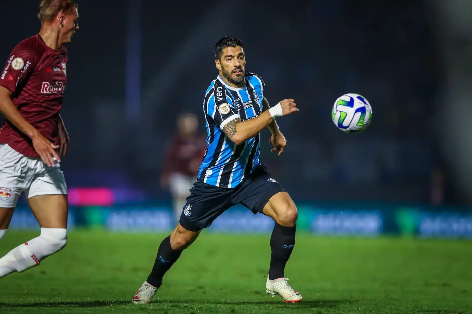 gremio apanha do bragantino