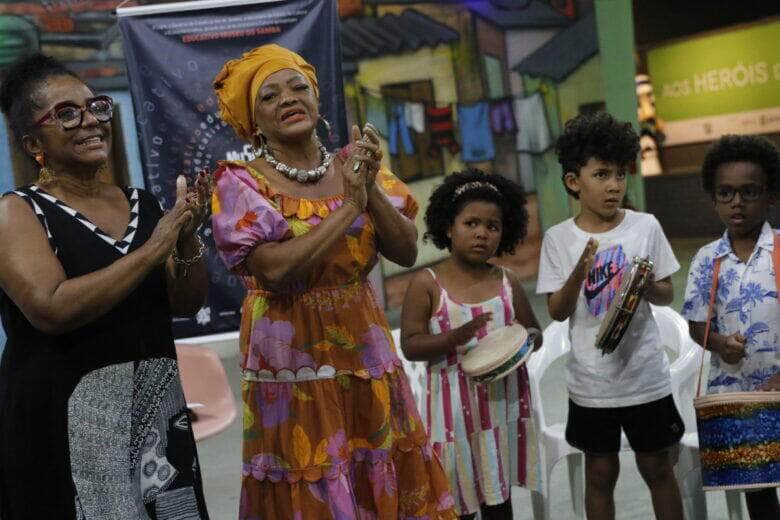 historias sobre clementina de jesus inspiram criancas na mangueira scaled 1