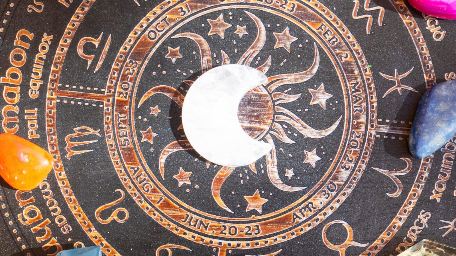 horóscopo diário para Libra, Virgem, Escorpião e Aquário (dia 26 de outubro) | Canva