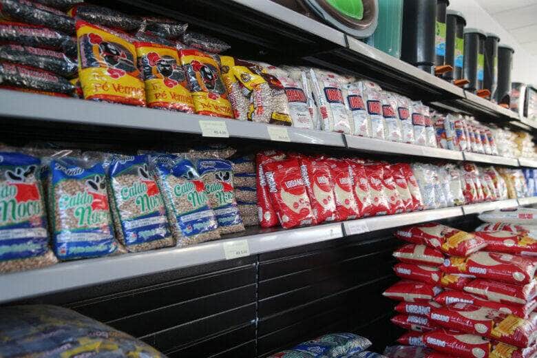 Produtos, supermercado, cesta básica Por: Geraldo Bubniak/AEN