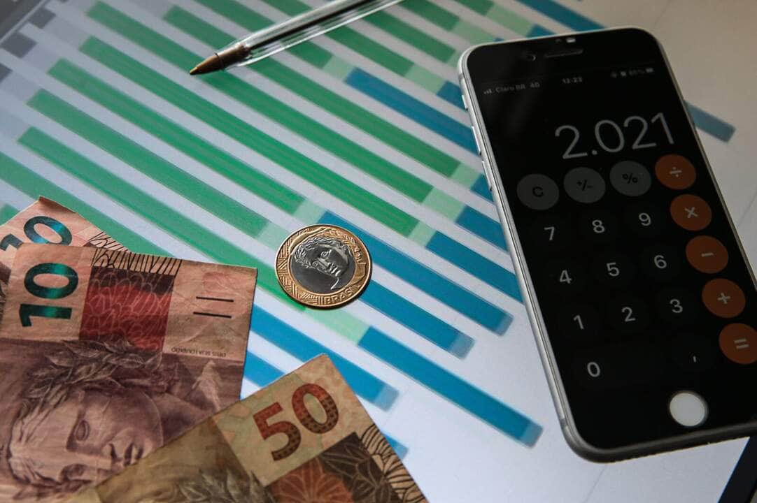 Economia, Moeda, Real,Dinheiro, Calculadora Por: Marcello Casal JrAgência Brasil