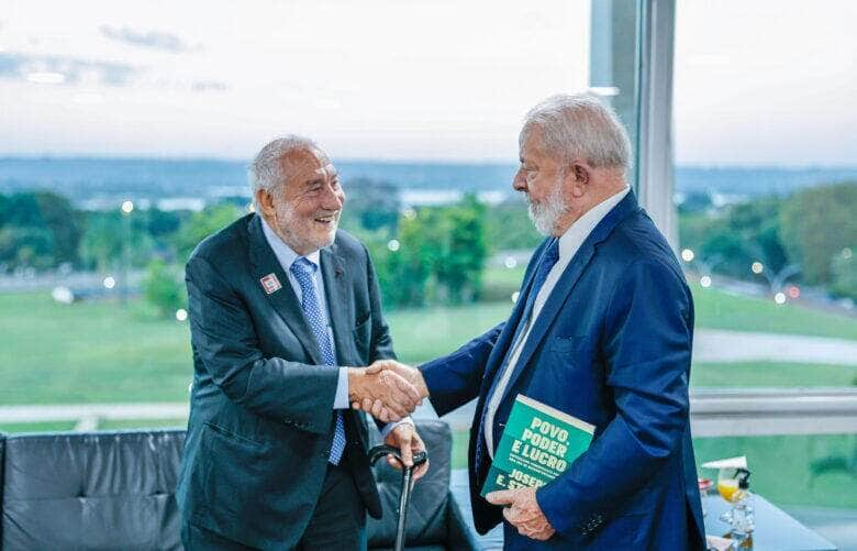 Brasília (DF), 13. 09. 2023 - Presidente da República, Luiz Inácio Lula da Silva, recebe o professor Joseph Stiglitz, Prêmio Nobel de Economia, no Palácio do Planalto. Brasília - DF. Foto: Ricardo Stuckert PR Por: Ricardo Stuckert/PR