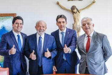 13. 09. 2023 - Presidente da República, Luiz Inácio Lula da Silva, durante reunião com o Ministro de Portos e Aeroportos, Márcio França, Deputado Federal Silvio Costa Filho (Republicanos- PE) e Deputado Federal André Fufuca (PP-MA), no Palácio do Planalto. Brasília - DF. Foto: Ricardo Stuckert / PR Por: Ricardo Stukert/PR