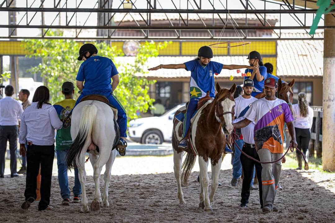 Jana Pessôa/Unaf | Virginia Mendes é madrinha do programa de equoterapia para estudantes com necessidades especiais