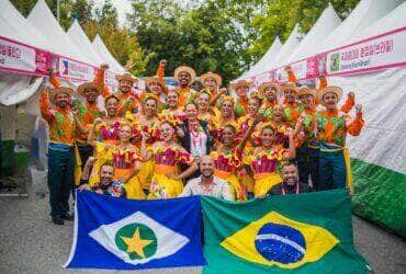 Foto da premiação do Flor Ribeirinha na Coréia do Sul              Crédito - Assessoria