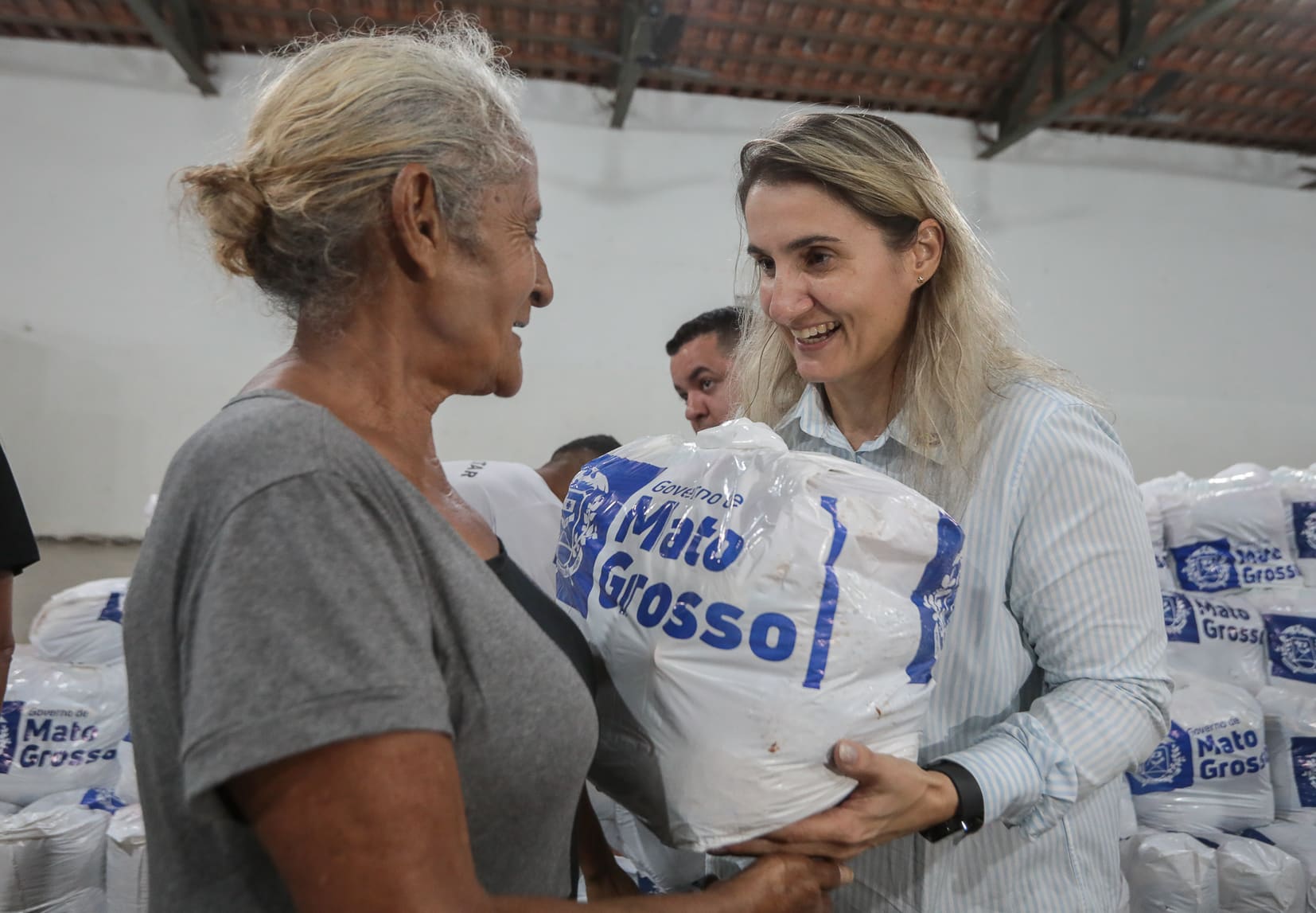 Michel Alvim - SECOM / MT | SETASC entrega 1.600 cestas de alimentos e produtos de higiene para famílias de Rondonópolis
