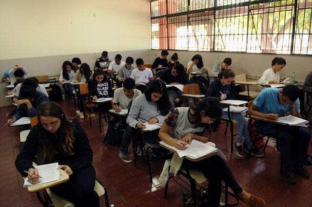 Alunos do Ensino Médio podem receber bolsa a partir de março