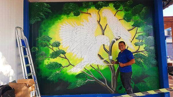 municipio realiza pinturas em pontos de onibus