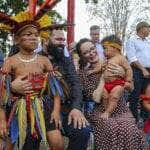 Na foto, o padre Andelson Dias e a primeira-dama de MT, Virginia Mendes              Crédito - Jana Pessôa