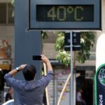 Rio de Janeiro (RJ), 24/08/2023 - Rio de Janeiro (RJ), 24/08/2023 - Termômetro, no centro da cidade, chega a marcar 40 graus em meio a forte onda de calor. Foto:Tânia Rêgo/Agência Brasil