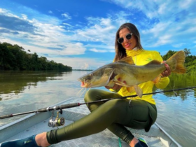 Pescadora esportiva de Goiás, Tanilla Moura ressaltou que a proposta de MT vai gerar desenvolvimento econômico  - Foto por: Arquivo Pessoal/Instagram