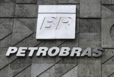 petrobras conclui venda de dois campos de petroleo na bacia do es