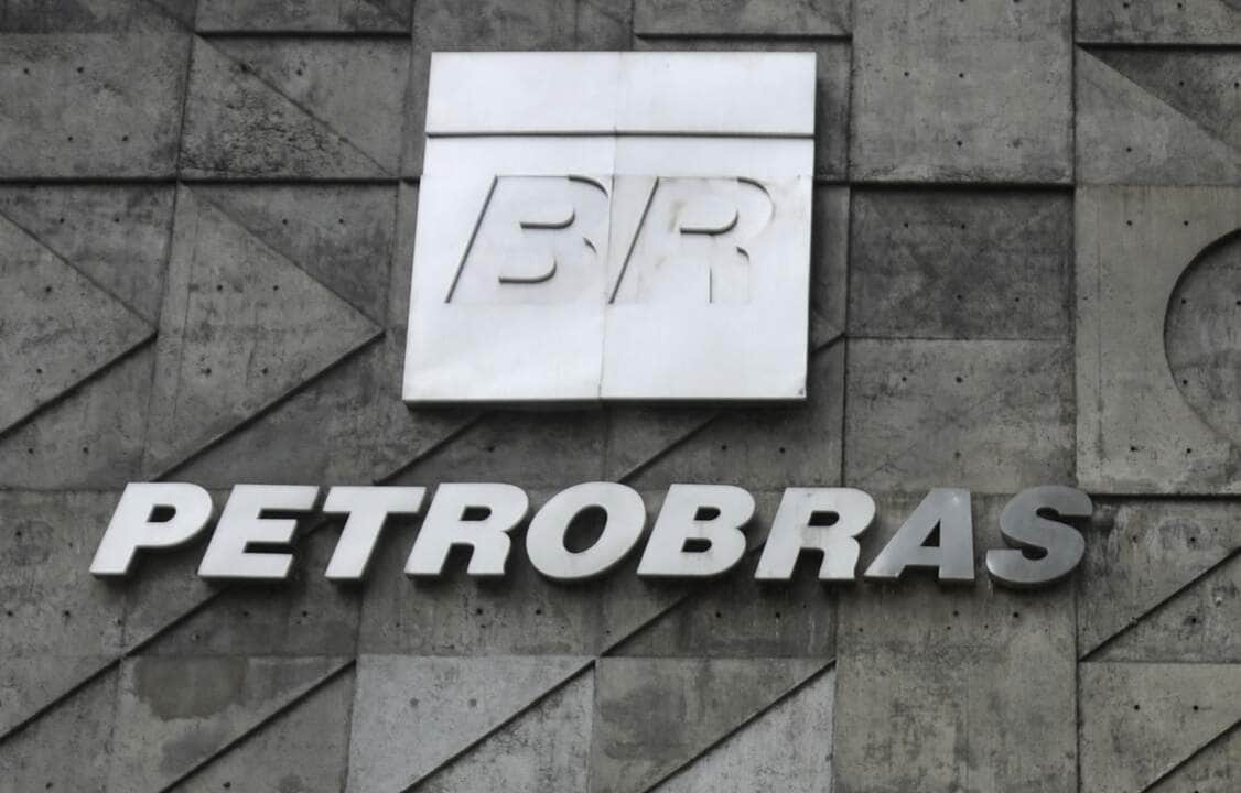 petrobras conclui venda de dois campos de petroleo na bacia do es