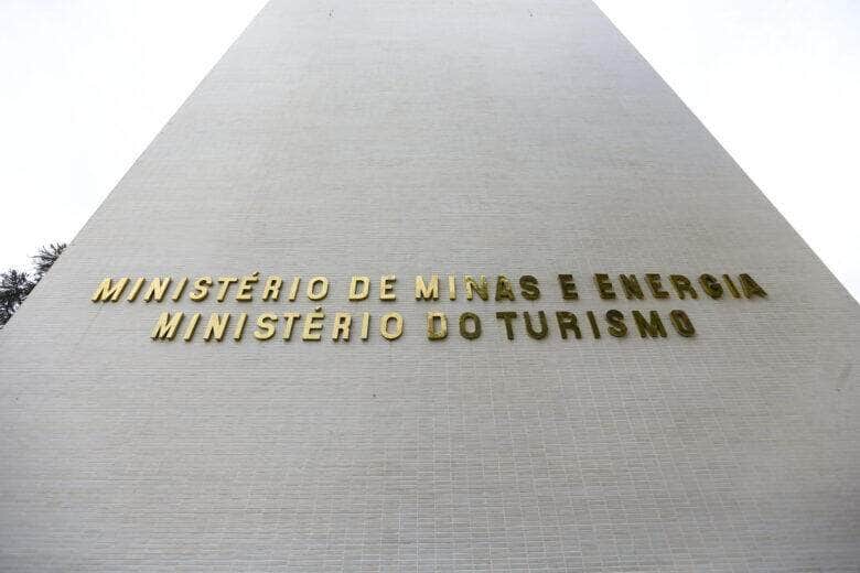 planalto confirma troca no ministerio do turismo scaled 1