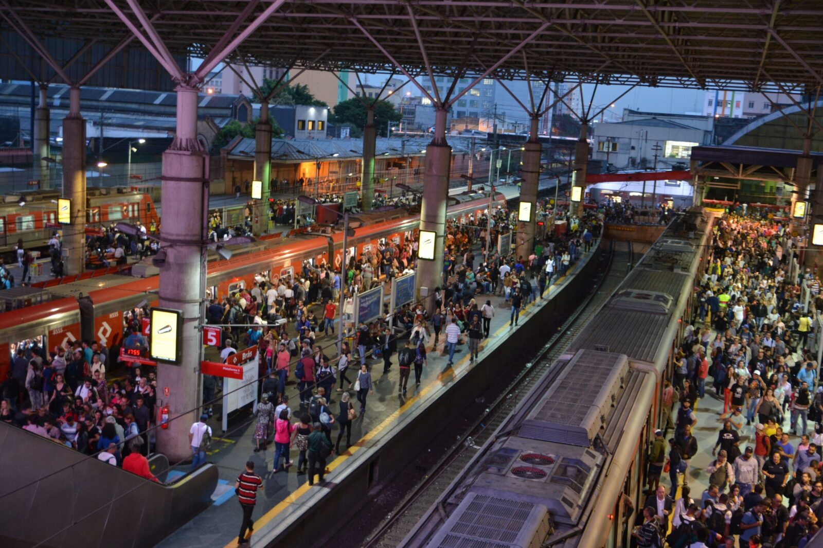 Estação Brás de trem da Companhia Paulista de Trens Metropolitanos (CPTM). Por: Rovena Rosa/Agência Brasil