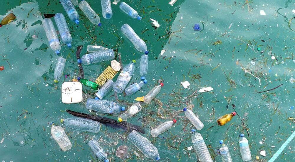 plastico lixo mar