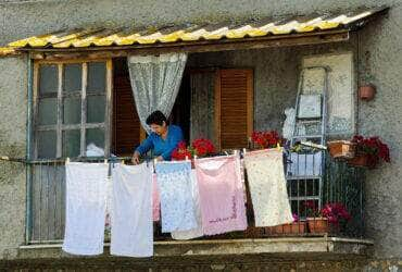 pnad mulheres gastam quase o dobro de tempo no servico domestico