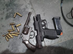 policia militar prende dupla suspeita de render pm recupera veiculo e apreende armas