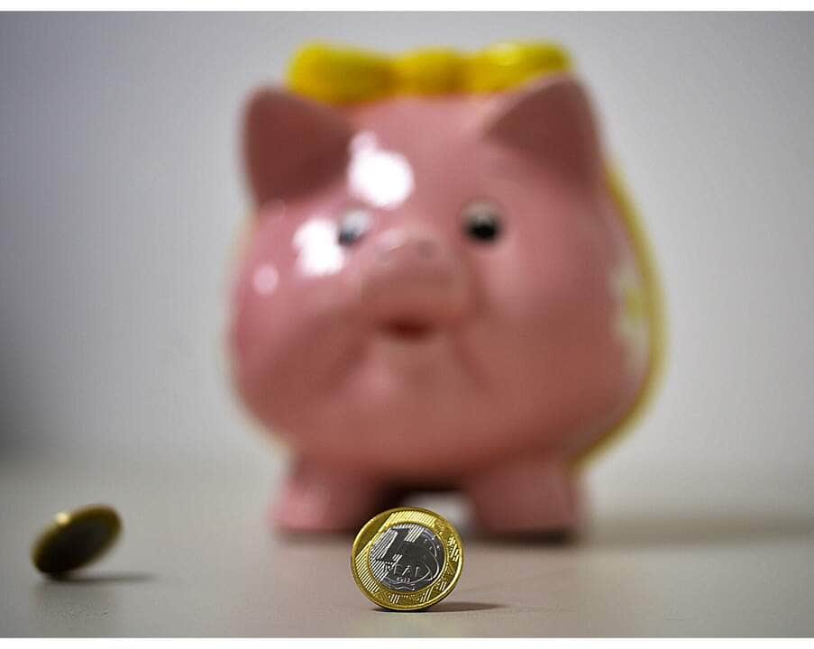 Dicas práticas para economizar e fazer o dinheiro render