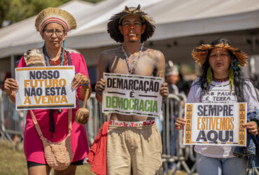 Brasília (DF) - 31/08/2023, Manifestação de Indígenas contra o Marco Temporal na praça dos Três Poderes.  Foto: Joédson Alves/Agência Brasil