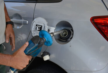 Petrobras reduz preço da gasolina, mas mantém alta do diesel