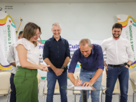 prefeito miguel vaz assina ordem de servico para construcao do centro cultural