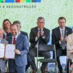 Brasília, DF 14/09/2023 O presidente Luiz Inácio Lula da Silva participa da cerimônia de assinatura do projeto de lei do Programa Combustível do Futuro, Presença do presidente da Câmara, Arthur Lira e dos ministros de Minas e Energia, Alexandre Silveira; do Desenvolvimento, Indústria, Comércio e Serviços e vice-presidente Geraldo Alckmin; e dos Portos e Aeroportos, Silvio Costa Filho e do Meio Ambiente, Marina Silva Foto: Fabio Rodrigues-Pozzebom/ Agência Brasil