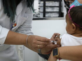 Bebês recebem as vacinas do calendário básico de vacinação do SUS na Unidade Básica de Saúde - UBS Brás. Por: Rovena Rosa/Agência Brasil