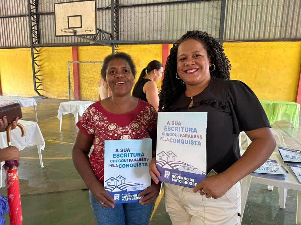 Moradores de Santo Afonso que aguardavam a regularização do seu imóvel há 40 anos  - Foto por: Fernanda Trindade