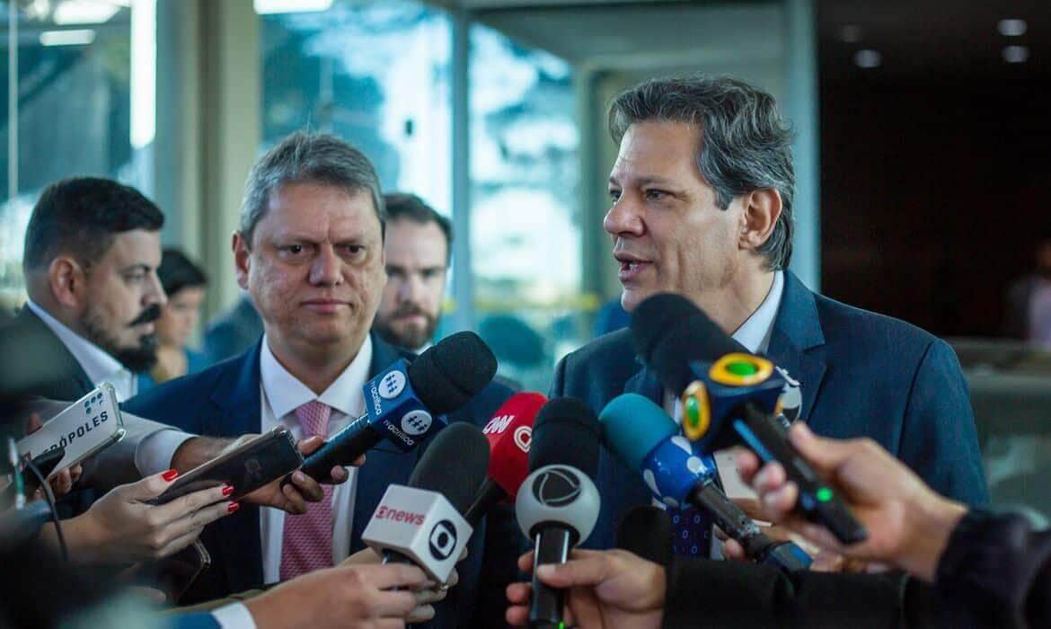 Bolsonaro critica o governador de SP: "não possui experiência política" 2 Governador de São Paulo manifesta apoio a 95% da reforma tributária