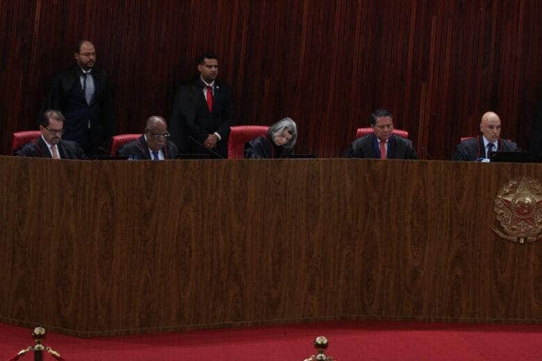 tse entra hoje na quarta sessao para julgamento de bolsonaro scaled 1