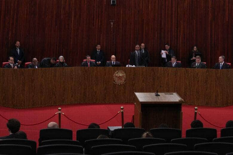 tse retoma julgamento que pode levar a inelegibilidade de bolsonaro scaled 1