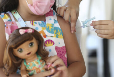 Vacinação de crianças contra a covid-19 na UBS 5 de Taguatinga Sul Por: José Cruz/Agência Brasil