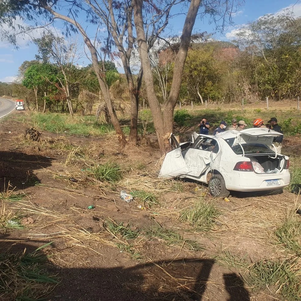 Acidente na BR-364 deixa casal e filha mortos; fatalidade aconteceu em Pedra Preta 3 voyage b