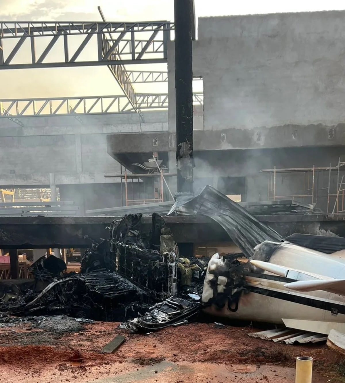 O Serviço Regional de Investigação e Prevenção de Acidentes Aeronáuticos (Seripa IV), da Força Aérea Brasileira (FAB) já iniciou as investigações para apurar as causas do acidente.