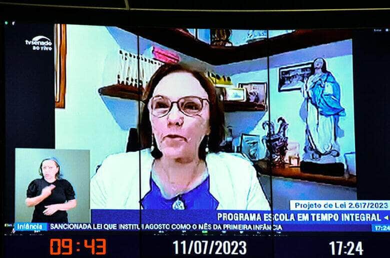 zenaide defende investimento em educacao e apoia escola integral