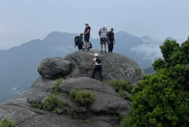 Turista de Mato Grosso registra fatalidade ao filmar morte de guia atingido por raio no Rio de Janeiro