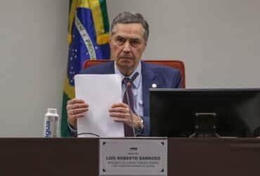 Brasília (DF), 13/11/2023, O presidente do STF e do Conselho Nacional de Justiça (CNJ), Luís Roberto Barroso, durante cerimônia a 1ª Jornada Justiça e Equidade Racial. O evento ocorreu no Supremo Tribunal Federal. Foto: José Cruz/Agência Brasil