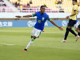 Estêvaõ marca duas vezes na vitória do Brasil por 3 a 1 sobre o Equador, que classificou país para as quartas de final do Mundial Sub 17 - em 20/11/2023 Por: Leto Ribas/CBF/Direitos Reservados