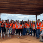 Comitiva do MME visita maior mina de extração de ouro no Brasil -