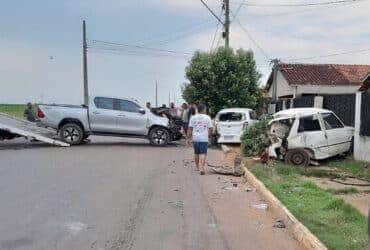 Três carros se envolvem em acidente em Nova Mutum