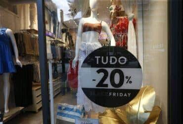 São Paulo, (SP), 22. 11. 2023 - Fachada de lojas na Avenida Paulista com ofertas da Black Friday. Foto: Paulo Pinto/Agência Brasil