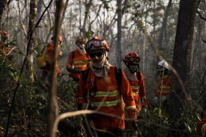 Balanço: Corpo de Bombeiros segue no combate a 21 incêndios florestais em Mato Grosso nesta quinta-feira (17)
